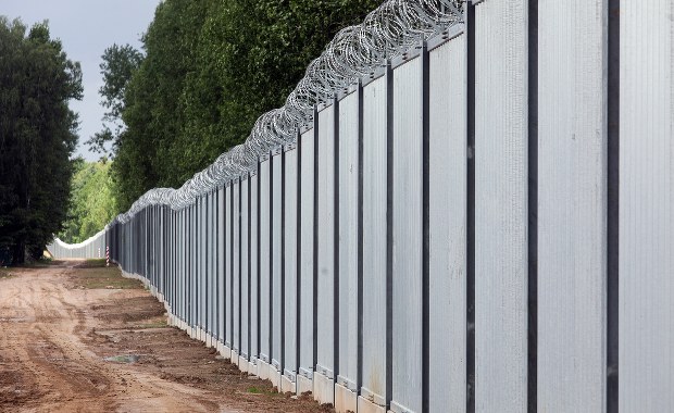 Estonia: Gotowy pierwszy odcinek ogrodzenia na granicy z Rosją