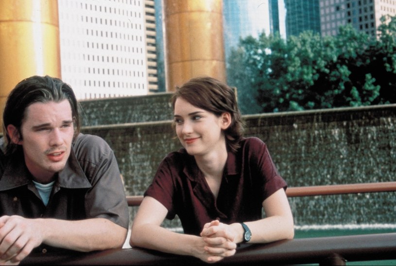 Ethan Hawke i Winona Ryder w filmie "Orbitowanie bez cukru" /Album Online /East News