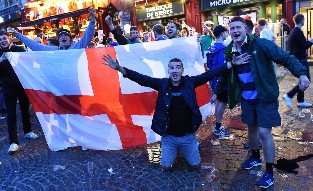 Euro 2016: Mecz Anglia - Walia to "bitwa o Wielką Brytanię"