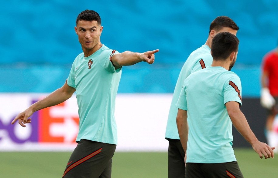 Euro 2020. Cristiano Ronaldo i jego koledzy z reprezentacji podczas treningu przed meczem Belgia – Portugalia /JULIO MUNOZ  /PAP/EPA