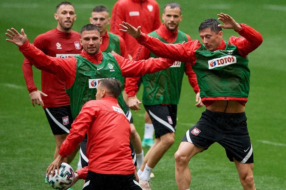 Euro 2020. Piłkarze reprezentacji Polski Jakub Świerczok i Robert Lewandowski podczas treningu kadry w Gdańsku / 	Adam Warżawa    /PAP