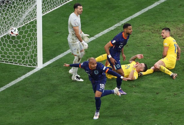 Euro 2024. Holandia wygrała 3:0 z Rumunią. /GEORGI LICOVSKI /PAP/EPA