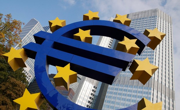 Euro jest walutą 340 mln Europejczyków. 20 lat temu trafiło do portfeli