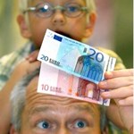 Euro: pożyczyć czy kupić?