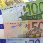 Euro zyskuje do franka