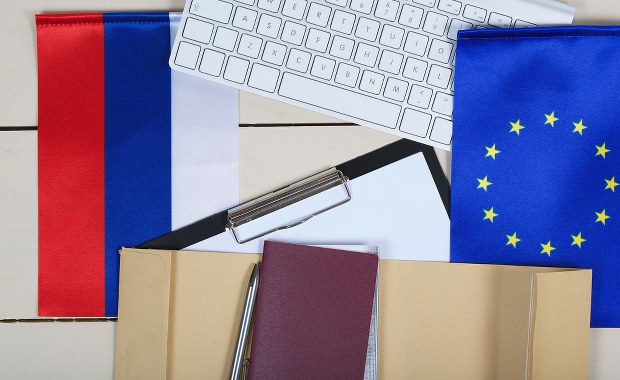 Eurodeputowani apelują o zawieszenie wydawania wiz turystycznych Rosjanom