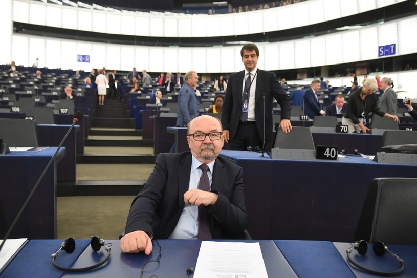 Eurodeputowany Ryszard Legutko w Parlamencie Europejskim w Strasburgu / 	Radek Pietruszka   /PAP/EPA