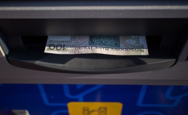 Euronet obniża limit jednorazowej wypłaty gotówki z bankomatu