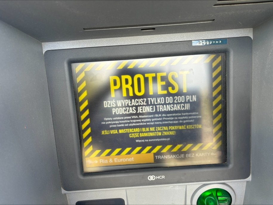 Euronet ograniczył dziś klientom wypłacanie gotówki. /Hubert Wiączkowski /RMF FM