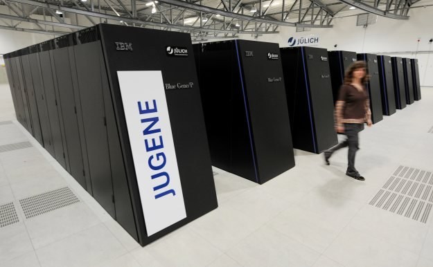 Europa chce przeznaczyć milionu euro na rozwój superkomputerów /AFP
