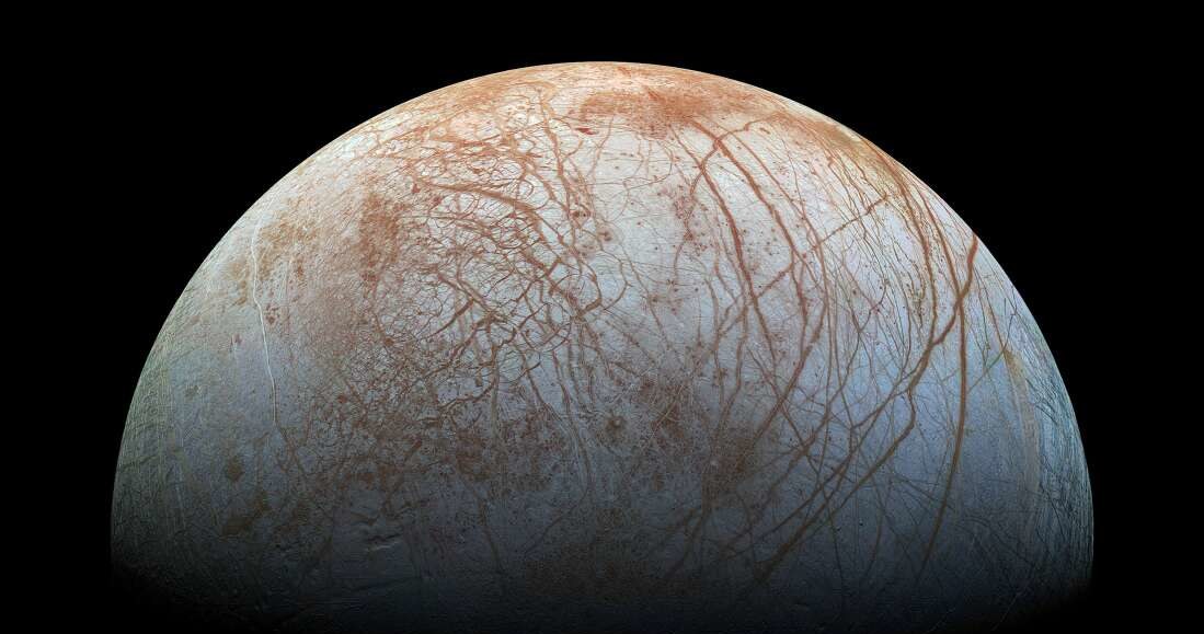 Europa to lodowy księżyc Jowisza, gdzie może istnieć życie /materiały prasowe