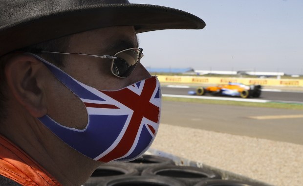 Europa zaostrza przepisy dot. noszenia maseczek: Sprawdź, jakie zasady panują w poszczególnych krajach