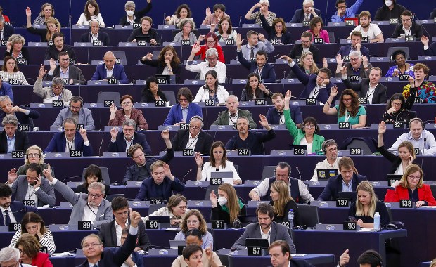 Europarlament przyjął rezolucję ws. polskiego KPO. Jest zaniepokojony