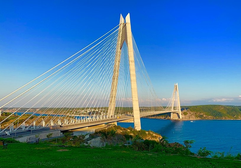 Europę i Azję łączy kilka kilka zapierających dech konstrukcji. Na zdjęciu Most Selima Groźnego /Ezzeldin.Elbaksawy/CC BY-SA 4.0 Deed (https://creativecommons.org/licenses/by-sa/4.0/deed.en) /Wikimedia
