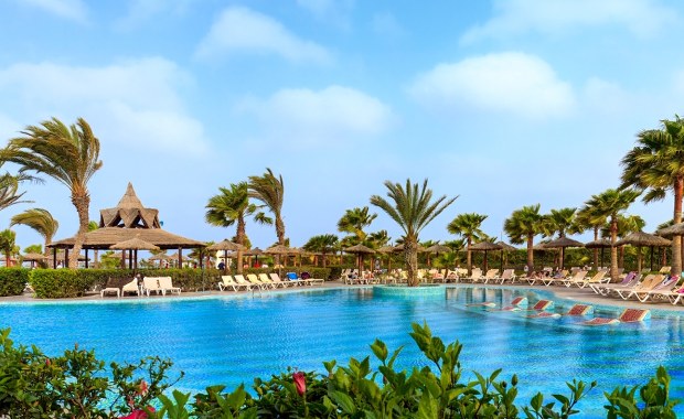 Europejczycy wracają z urlopu z groźną bakterią. To popularny kierunek wśród Polaków