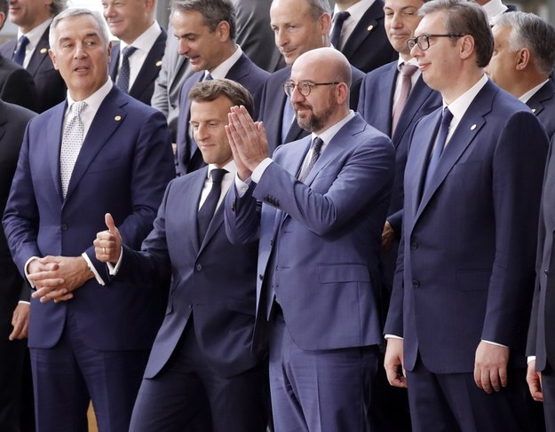 Europejscy przywódcy zdecydowali o nadaniu Ukrainie i Mołdawii statusu krajów kandydujących do UE /OLIVIER HOSLET /PAP/EPA