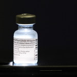 Europejska Agencja Leków o szczepionce Comirnaty: "Korzyści są większe niż ryzyko"