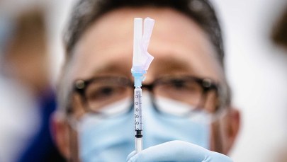 Europejska Agencja Leków ocenia kolejną szczepionkę. Rada Medyczna zmieniła rekomendację ws. szczepionki firmy AstraZeneca [RAPORT]