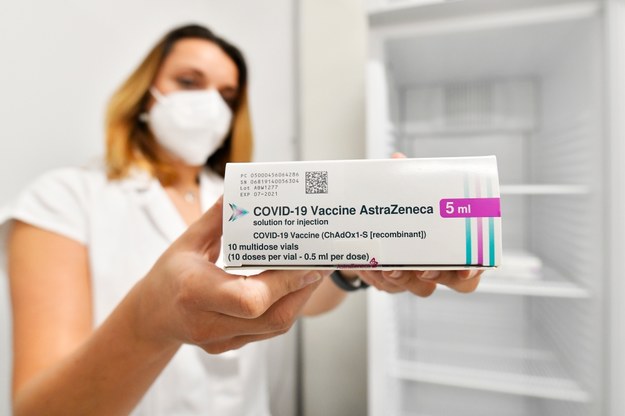 Europejska Agencja Leków prowadzi dochodzenie w sprawie szczepionek koncernu AstraZeneca /Miroslav Chaloupka /PAP/CTK