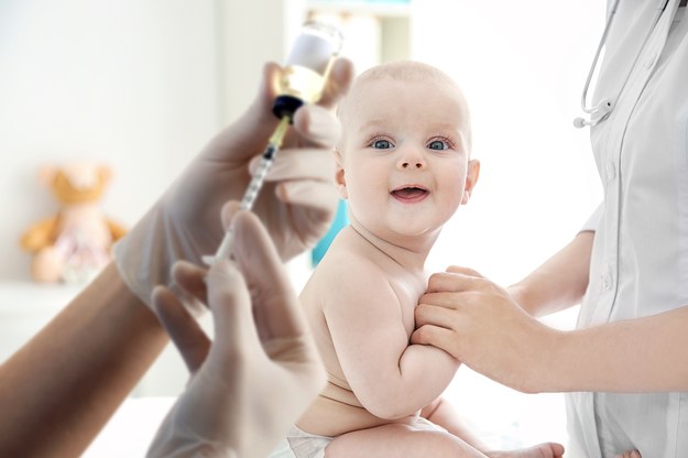Europejska Agencja Leków wyda decyzję w sprawie szczepionki przeciwko Covid-19 dla dzieci, które skończyły sześć miesięcy. /Shutterstock