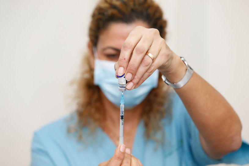 Europejska Agencja Leków wydała opinię o szczepionce firm Pfizer i BioNTech /Nir Keidar/Anadolu Agency  /Getty Images