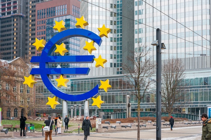 Europejski Bank Centralny po raz pierwszy oficjalnie zadeklarował, że zbliża się czas obniżek stóp /iloveotto /123RF/PICSEL