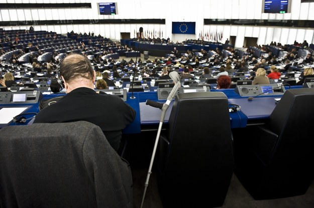 Europosłowie masowo dorabiają poza europarlamentem /Wiktor Dabkowski    /PAP