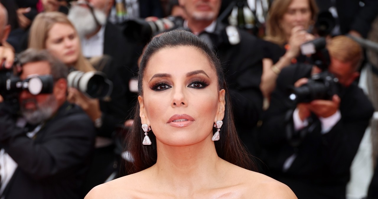 Eva Longoria na canneńskiej premierze "Top Gun Maverick" /Daniele Venturelli/WireImage /Getty Images