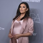 Eva Longoria w bieli. Poród już niedługo