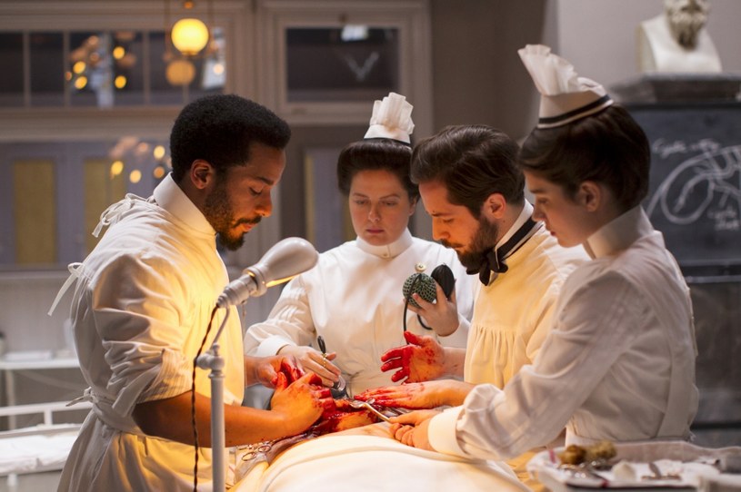 Eve Hewson (P) w drugim sezonie serialu "The Knick" /Cinemax /materiały prasowe