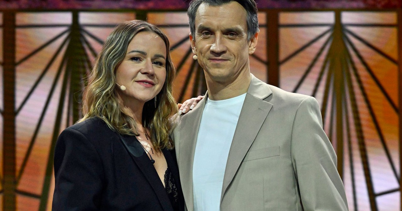 Ewa Błachnio i Michał Czernecki zapraszają na program "Bez pudru, czyli Kabaret plus…" /Polsat /materiały prasowe