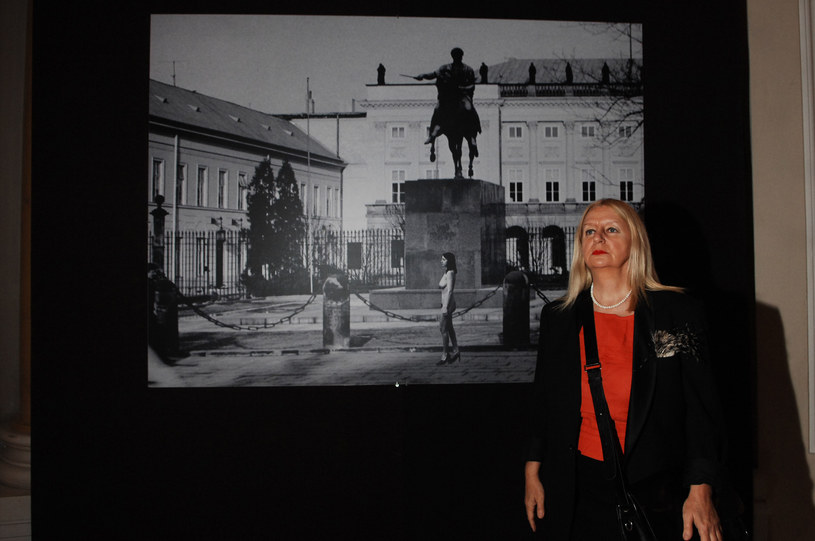 Ewa Partum w Królikarniu na wernisażu swojej wystawy w 2006 roku /Robert Jaworski / Forum /Agencja FORUM