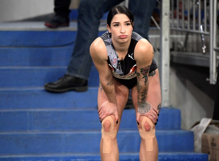 Ewa Swoboda po biegu finałowym na dystansie 60 metrów podczas halowego mityngu lekkoatletycznego /	Grzegorz Michałowski   /PAP