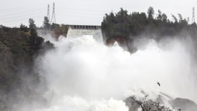 Ewakuacja 200 tys. osób w Kalifornii. Ważna deklaracja armii USA