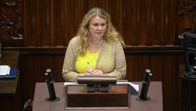 Ewakuacja biura posłanki KO. Na miejscu  policjanci z psami tropiącymi