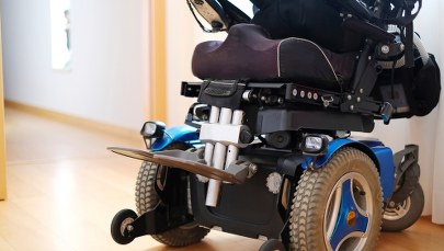 Ewakuacja bloku. Ktoś podpalił wózek elektryczny