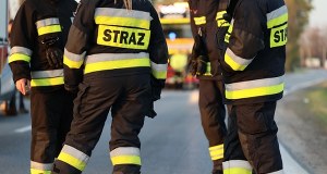 Ewakuacja liceum pod Warszawą. W szatni znaleziono replikę granatu 