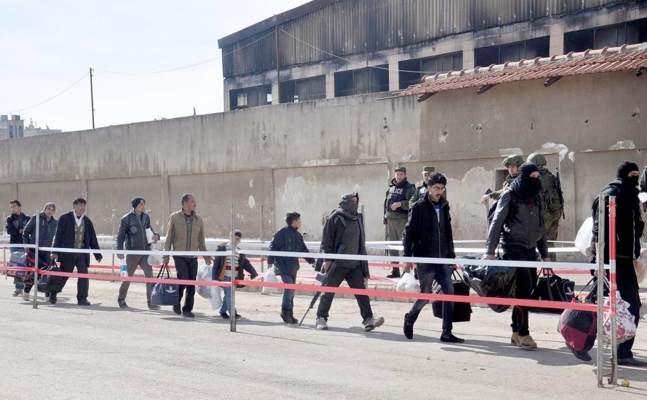 Syria: Wznowiono ewakuację ludności po ataku, w którym zginęło 126 osób