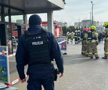 Ewakuacja marketu na Pomorzu. Powodem rozpylenie nieznanej substancji
