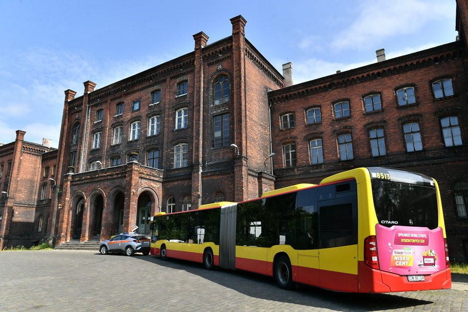 Ewakuacja mieszkańców wrocławskiego Nadoodrza / 	Maciej Kulczyński    /PAP