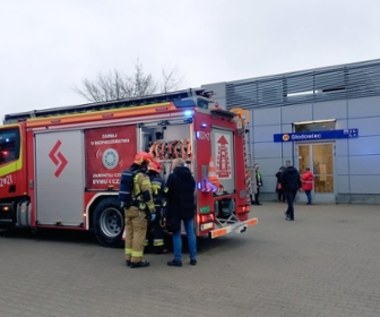 Ewakuacja pasażerów metra w Warszawie z powodu pożaru