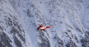 Ewakuacja pięciu "uwięzionych" turystów z Doliny Pięciu Stawów