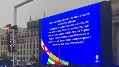 Ewakuacja strefy kibica w Berlinie. Pogoda znów dała się we znaki