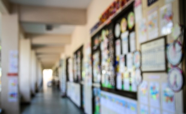 Ewakuacja szkoły podstawowej w Tychach. Część uczniów zasłabła