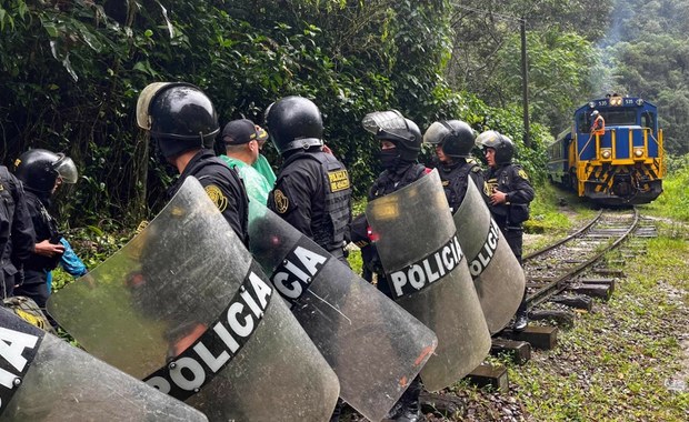 Ewakuacja turystów z Machu Picchu. Mieszkańcy zorganizowali protest 