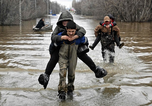 Ewakuacja w Orsku /ANATOLIY ZHDANOV/AFP /East News