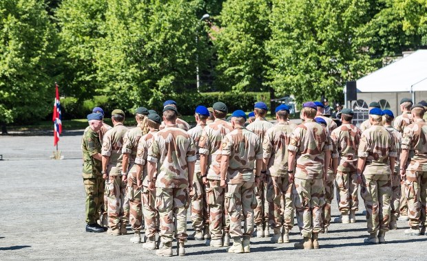 Ewakuacja wojskowych z Bliskiego Wschodu. Norwegowie obawiają się wojny