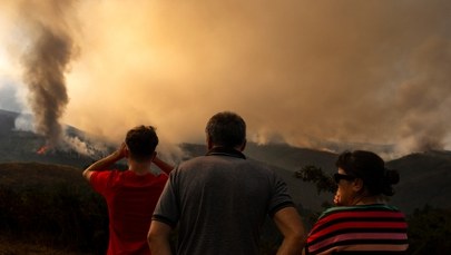 Ewakuacje, zniszczone domy i walka o Las Medulas. Ogień nie daje za wygraną