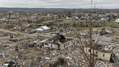 Ewakuowano miliony ludzi, setki tysięcy domów bez prądu. Tornada szaleją w USA