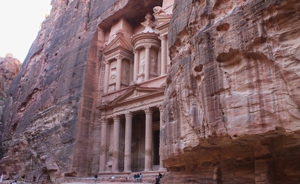 Ewakuowano setki turystów. Popularne miejsce dotknięte niszczycielskim żywiołem